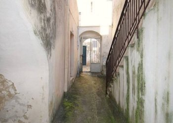 Cortile interno - Casa indipendente via Marsini, Salve - foto 37
