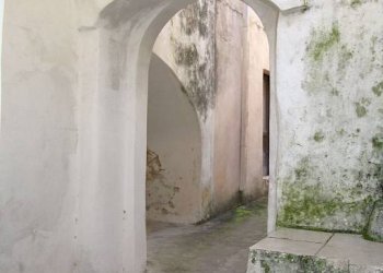 Cortile interno - Casa indipendente via Marsini, Salve - foto 32