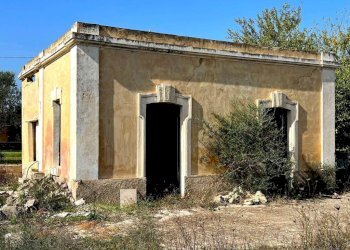 Facciata - Casa indipendente strada Vicinale Bon-Amì, Matino - foto 8