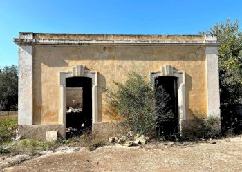 Facciata - Casa indipendente strada Vicinale Bon-Amì, Matino - foto 9