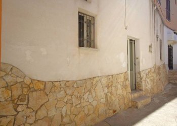 Cortile interno - Appartamento via De Filippo, Matino - foto 1