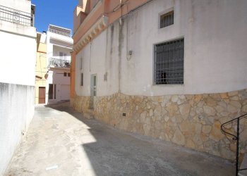 Cortile interno - Appartamento via De Filippo, Matino - foto 3