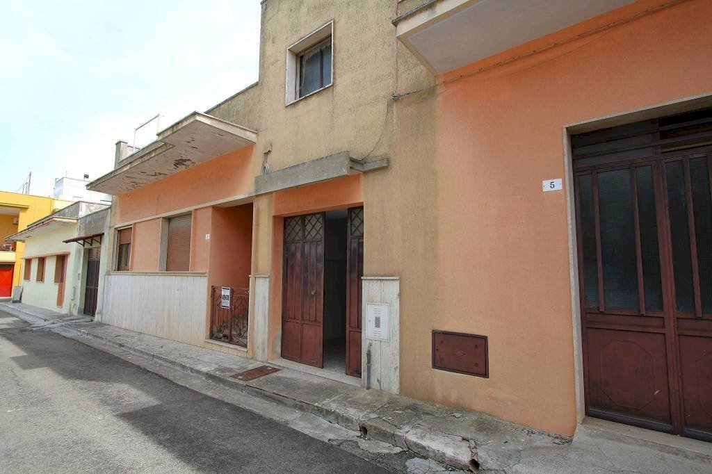 Facciata - Casa indipendente via Giovanni XXIII, Matino - foto 3