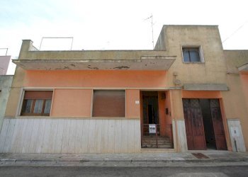 Facciata - Casa indipendente via Giovanni XXIII, Matino - foto 1