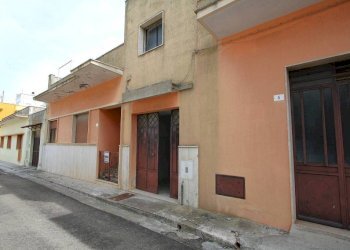 Facciata - Casa indipendente via Giovanni XXIII, Matino - foto 3