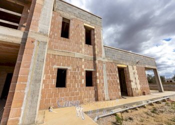 Facciata - Villa via Mazzucchi 1, Tuglie - foto 22