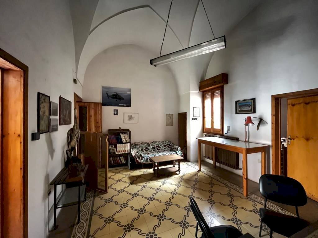 Salone - Four-room apartment via Vittorio Emanuele III, Parabita - photo 2