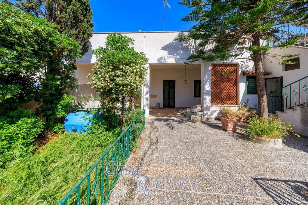 Giardino - Independent house via Alcide De Gasperi, Melissano - photo 1