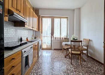 Cucina - Appartamento salita Sant'Anna, Casale Monferrato - foto 8