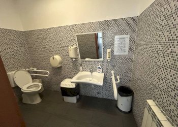 Bagno - Office corso Ferdinando Maria Perrone, Genova (neighborhood Cornigliano) - photo 7
