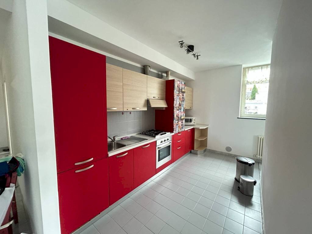 Cucina - Three-room apartment Calata Andalò Dinegro, Genova (neighborhood Centro Storico) - photo 1
