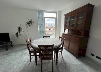 Salone - Three-room apartment Calata Andalò Dinegro, Genova (neighborhood Centro Storico) - photo 3