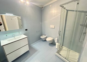 Bagno - Three-room apartment Calata Andalò Dinegro, Genova (neighborhood Centro Storico) - photo 13