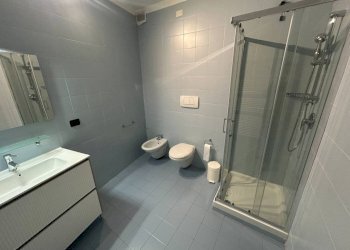 Bagno - Three-room apartment Calata Andalò Dinegro, Genova (neighborhood Centro Storico) - photo 14