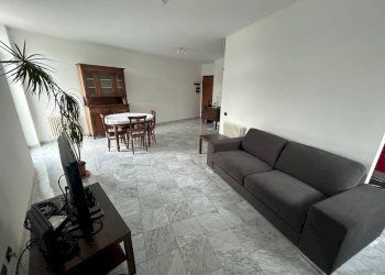 Salone - Three-room apartment Calata Andalò Dinegro, Genova (neighborhood Centro Storico) - photo 25