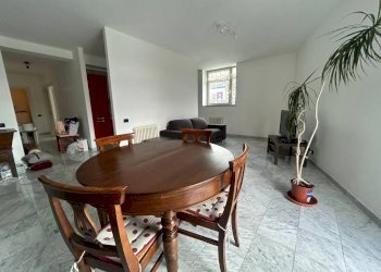Salone - Three-room apartment Calata Andalò Dinegro, Genova (neighborhood Centro Storico) - photo 29