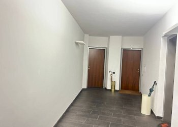 Interno palazzo - Three-room apartment Calata Andalò Dinegro, Genova (neighborhood Centro Storico) - photo 32