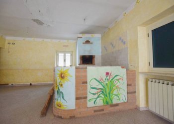 Salone - Three-room apartment via delle Terme, 1, Roccaforte Mondovì - photo 4