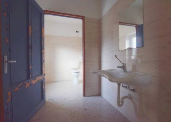 Bagno - Three-room apartment via delle Terme, 1, Roccaforte Mondovì - photo 9