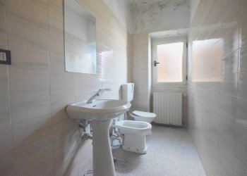 Bagno - Three-room apartment via delle Terme, 1, Roccaforte Mondovì - photo 12