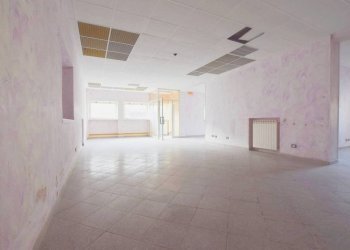 Interno non residenziale - Shop via delle Terme, 1, Roccaforte Mondovì - photo 3
