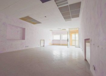 Interno non residenziale - Shop via delle Terme, 1, Roccaforte Mondovì - photo 7