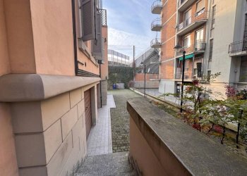 Cortile interno - Three-room apartment via Giacomo Puccini, 7, Parma (neighborhood Cittadella) - photo 24