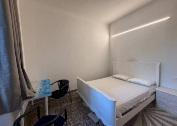 Camera da letto - Appartamento salita San Francesco da Paola, 16, Genova (zona San Teodoro) - foto 5