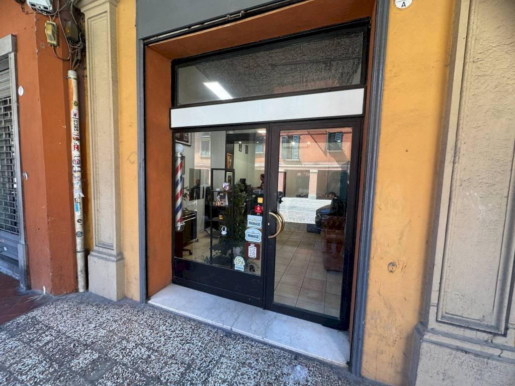 Zona - Shop via San Felice, 118, Bologna (neighborhood Centro Storico) - photo 3