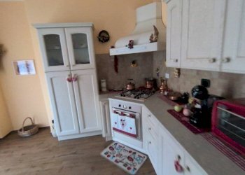 Cucina - Appartamento via Liconi, 5, Aosta - foto 4