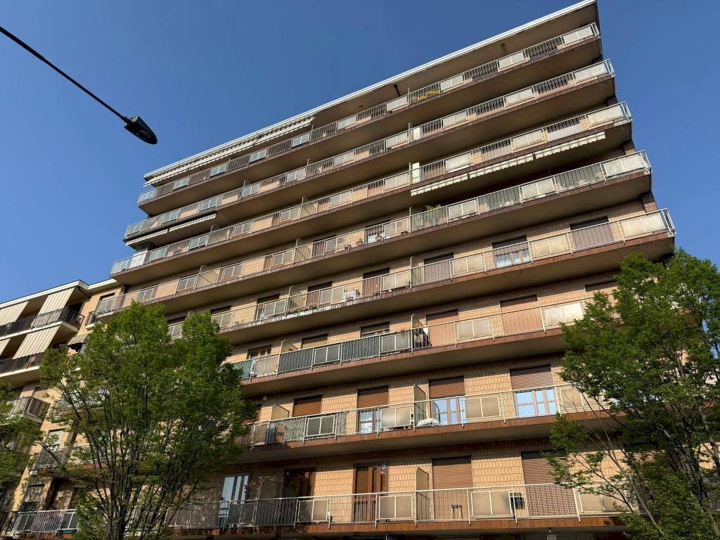 Facciata - Four-room apartment corso Vercelli, 231, Torino (neighborhood Rebaudengo) - photo 1