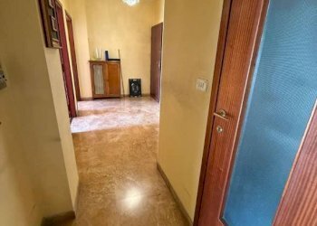 Corridoio - Four-room apartment corso Vercelli, 231, Torino (neighborhood Rebaudengo) - photo 23