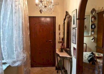 Ingresso - Trilocale piazza Errico Petrella, Genova (zona Sampierdarena) - foto 3
