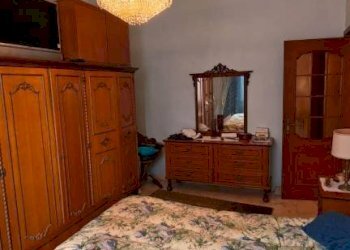 Camera da letto - Trilocale piazza Errico Petrella, Genova (zona Sampierdarena) - foto 11