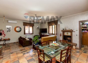 Sala da pranzo - Villa Contrada Piano Cannata
 
snc, Piazza Armerina - foto 18
