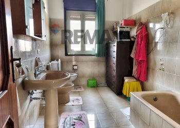 Bagno - Quadrilocale Via Rua Di Sotto
 
69, San Gregorio di Catania - foto 21