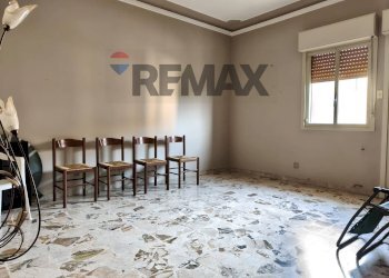 Sala da pranzo - Quadrilocale Via Rua Di Sotto
 
69, San Gregorio di Catania - foto 22