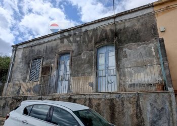 Edificio all\'aperto - Rustico Via Sgroppillo
268, Catania - foto 2