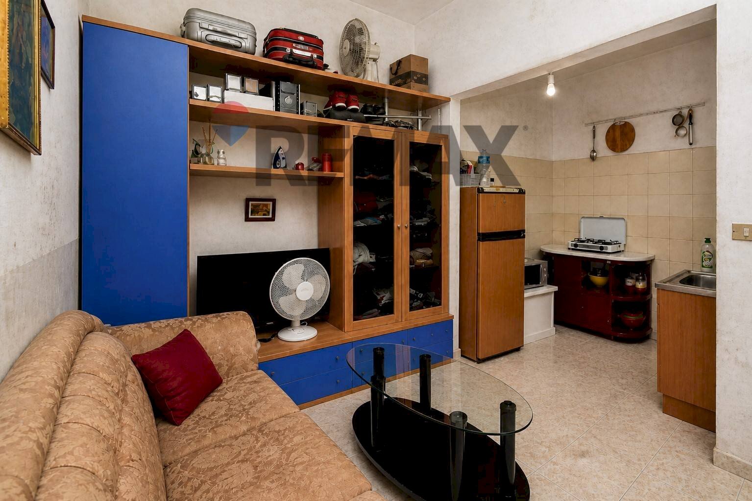 Soggiorno - Cellar / Attic Via Raciti
 
4/A, Catania - photo 3