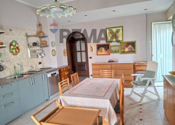 Sala da pranzo - Four-room apartment Via Vincenzo Bellini
 
68, Valverde - photo 2