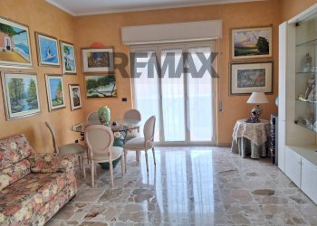 Sala da pranzo - Four-room apartment Via Vincenzo Bellini
 
68, Valverde - photo 4