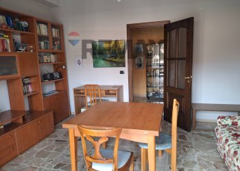 Sala da pranzo - Four-room apartment Via Vincenzo Bellini
 
68, Valverde - photo 10