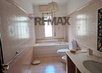 Bagno - Four-room apartment Via Vincenzo Bellini
 
68, Valverde - photo 14