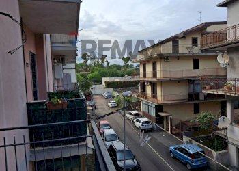 Edificio all\'aperto - Four-room apartment Via Vincenzo Bellini
 
68, Valverde - photo 17