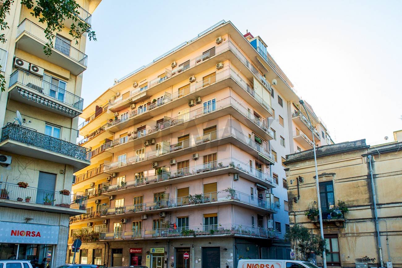 Edificio all\'aperto - Two-room apartment Via Muscatello
18, Catania - photo 2
