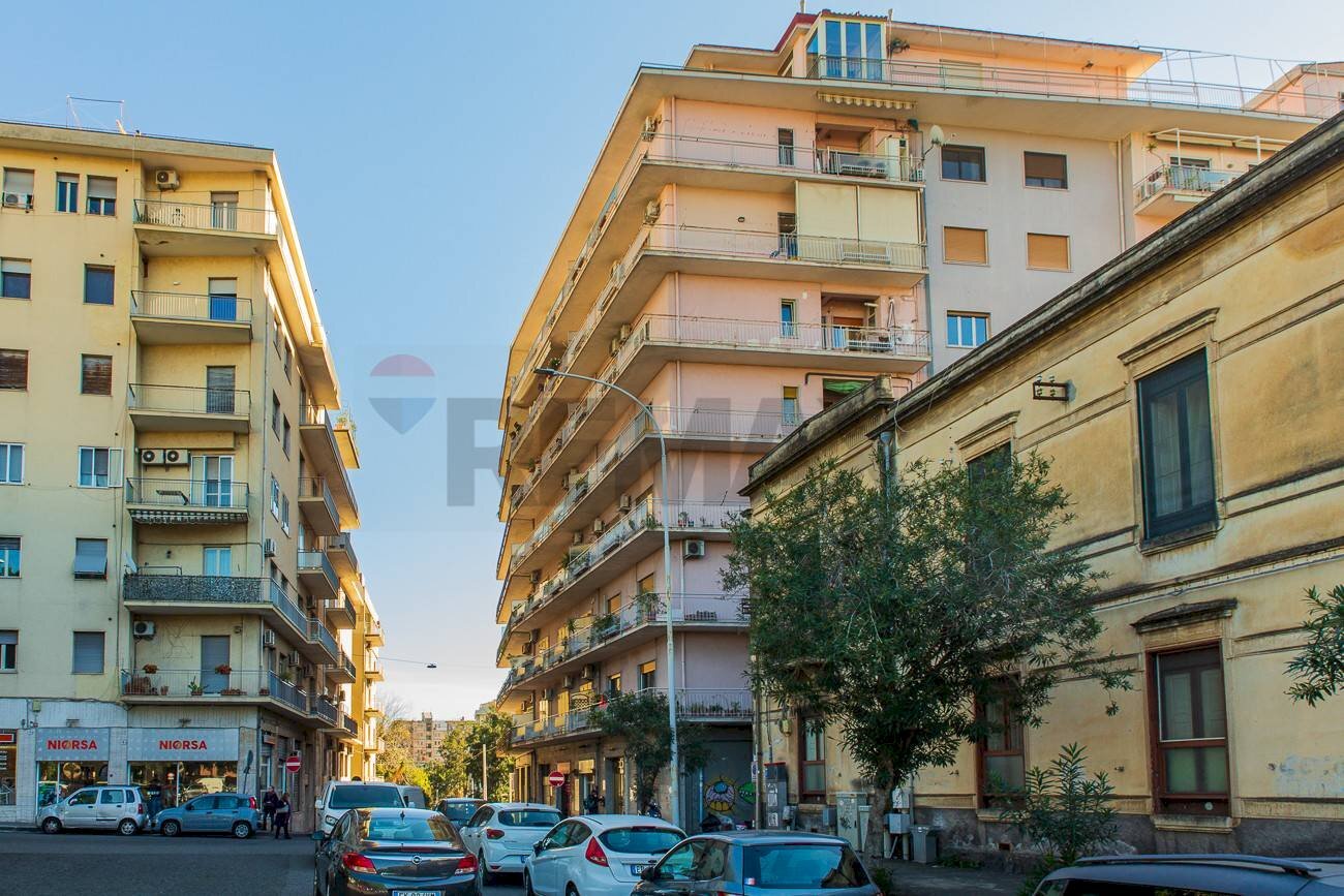 Edificio all\'aperto - Two-room apartment Via Muscatello
18, Catania - photo 3