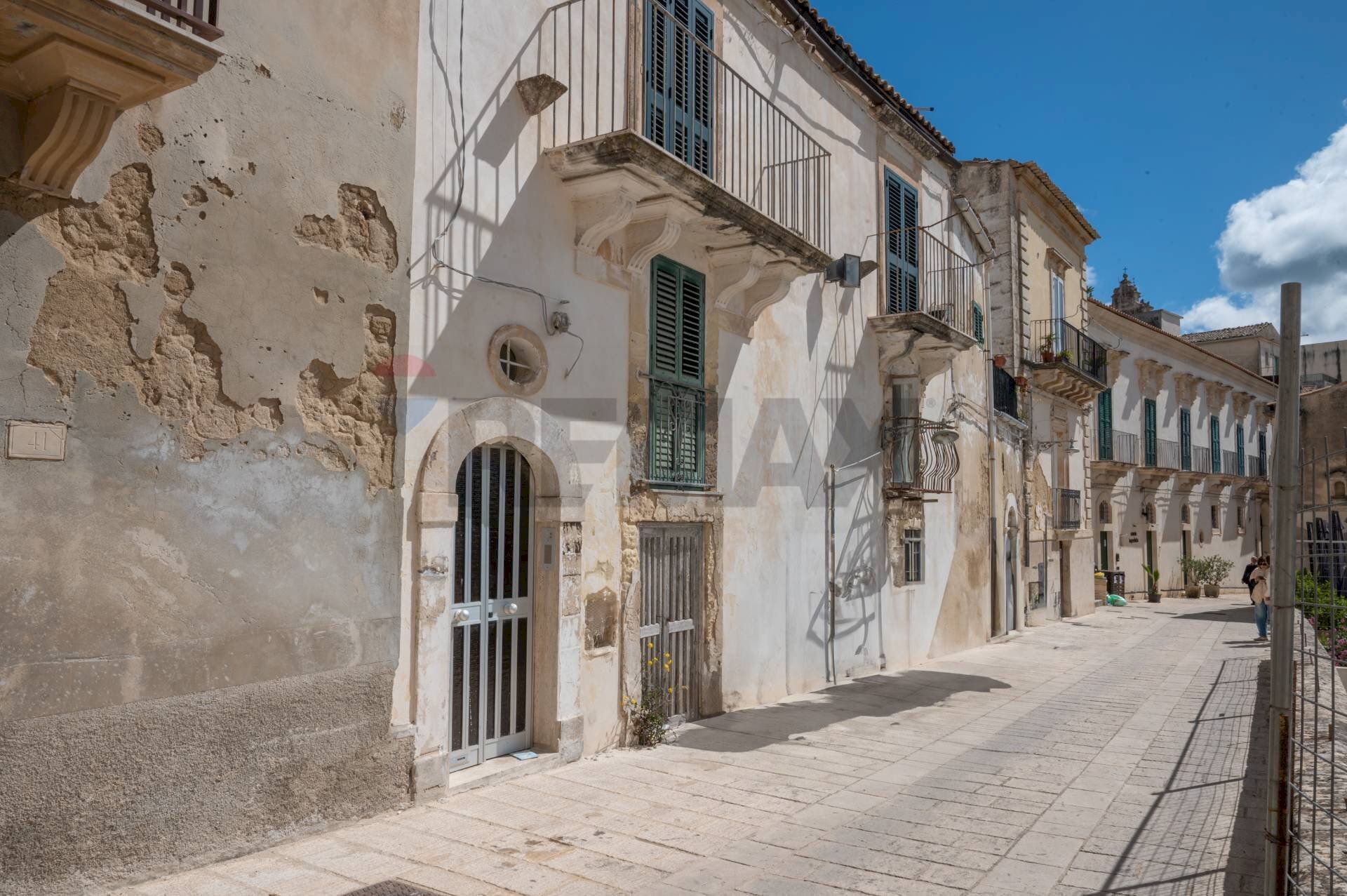 Edificio all\'aperto - Casa semi indipendente via torrenuova
 
35-37-39, Ragusa - foto 1