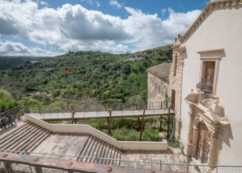 Vista delle montagne - Semi-detached house via torrenuova
 
35-37-39, Ragusa - photo 18