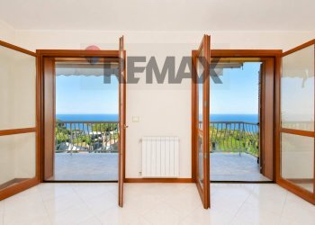 Stanza vuota - Appartamento Via Cervo
 
46, Acireale - foto 9