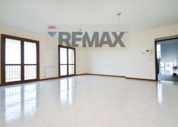 Stanza vuota - Appartamento Via Cervo
 
46, Acireale - foto 12
